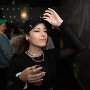 Meet your Posher, Liz